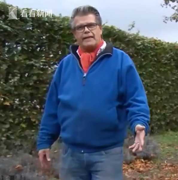 A farmers market hosted a fall festival with pumpkin carving and hayrides