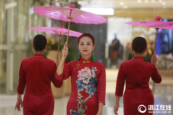 Scientists found that spending time with pets can lower blood pressure in stressed adults