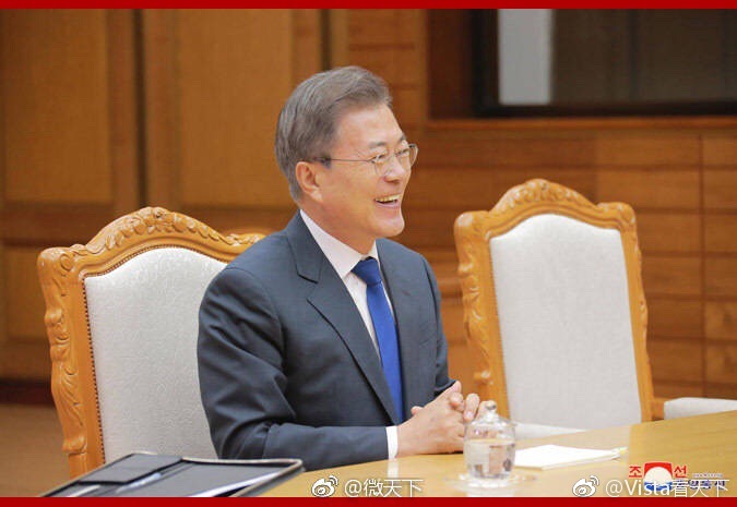 Heavy snowfall in the northern states closed highways and canceled over 200 flights