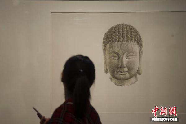 A major airline announced new routes to several European cities starting next month