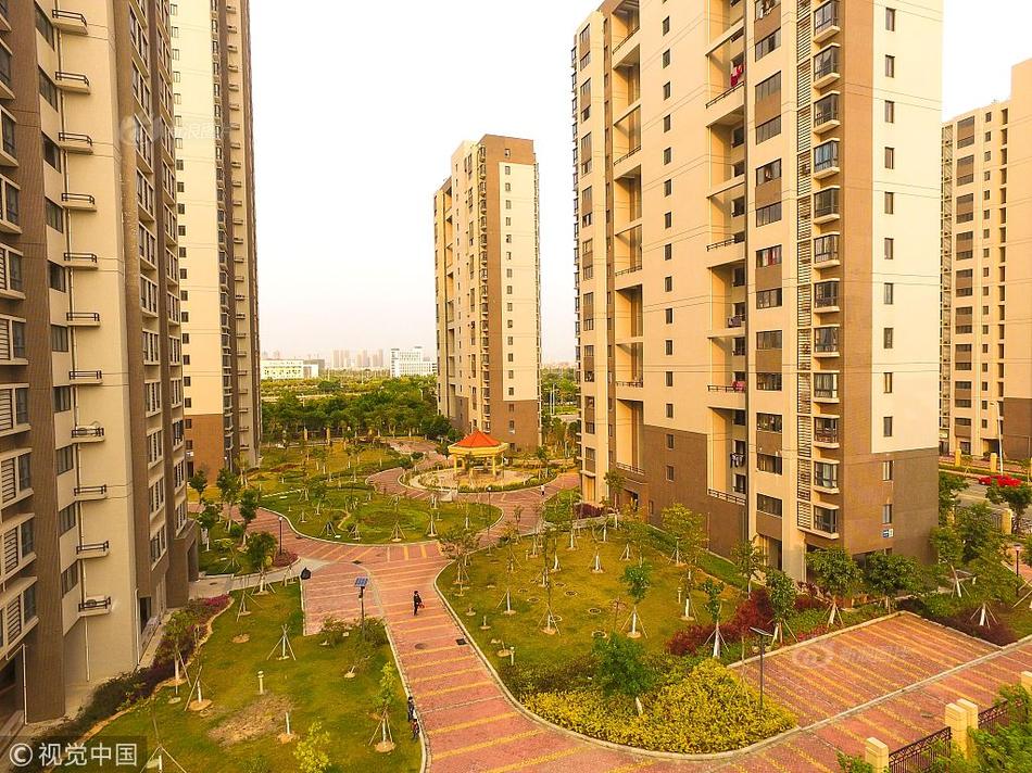 The government launched a program to help people quit smoking