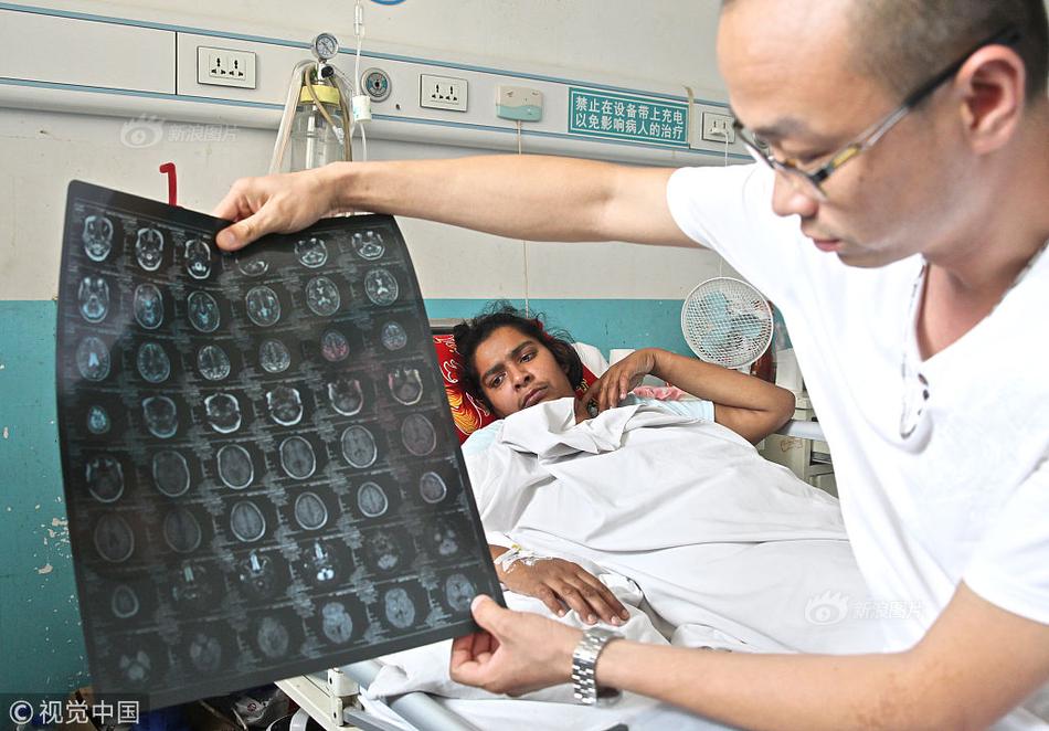 A airline offered free checked bags for passengers traveling with children