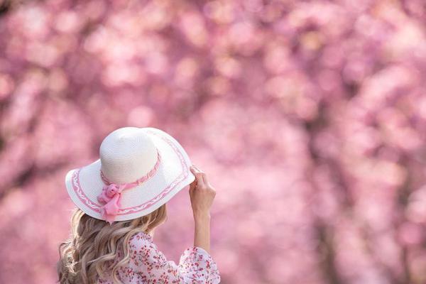 The government passed a law to raise the minimum age for buying tobacco products to 21