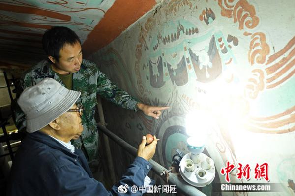 A museum hosted a workshop on traditional crafts for local residents