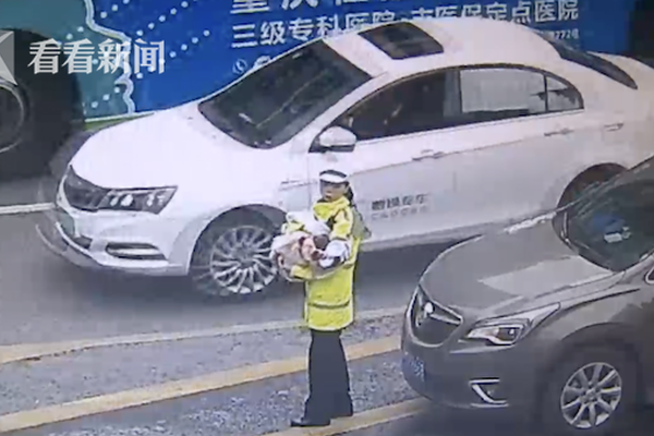 A severe thunderstorm hit the city damaging trees and power lines and delaying airport flights