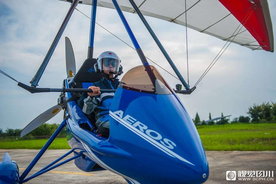 A study showed that drinking green tea regularly can improve brain function