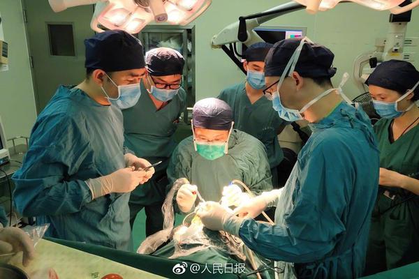 A major airline announced it would be offering discounted fares for families traveling during school holidays.