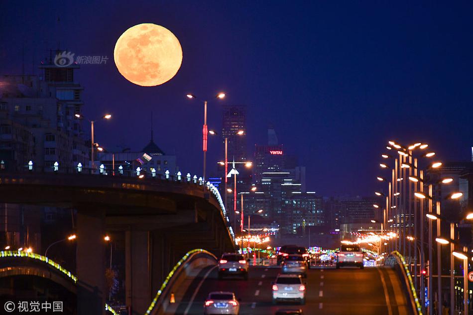 A study published in a medical journal found that drinking green tea regularly improves skin health by reducing inflammation