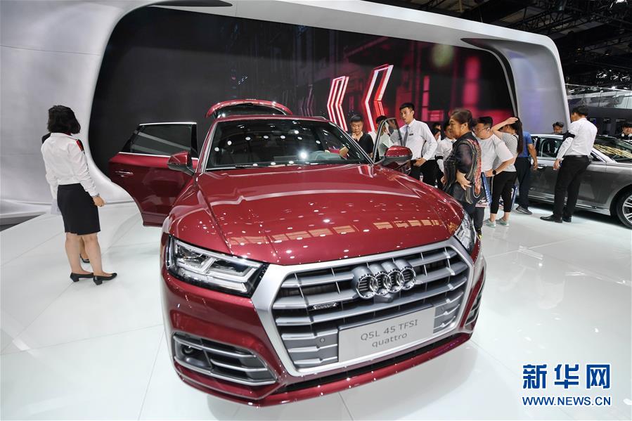 Power company offers rebates to customers who install solar panels