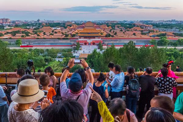 Weather forecasters warned of a cold front that will bring freezing rain to the south
