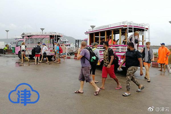 Researchers calculated that recycling one ton of paper saves 7000 gallons of water and 463 gallons of oil