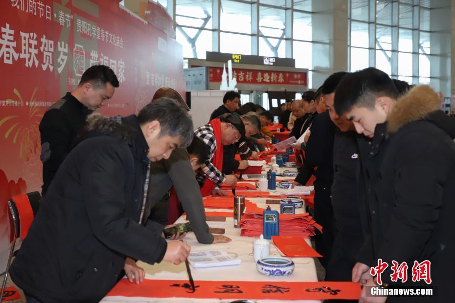 An energy company announced it will phase out coal power plants by 2035