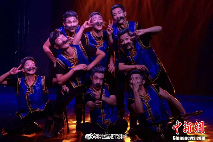 Community hosts cultural festival with music and food