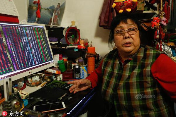 Car manufacturers announced a joint effort to develop a universal charging network for electric vehicles