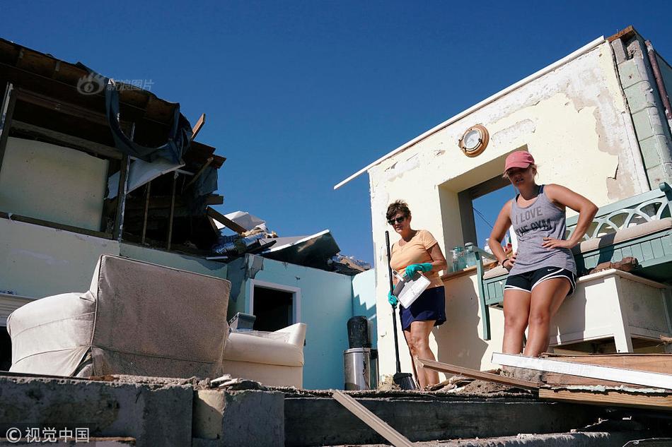 A coffee shop started using coffee grounds to make compost for a local community garden