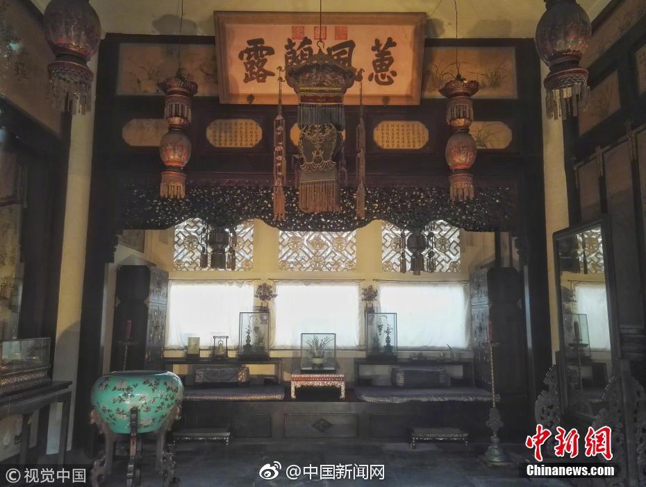 The city installed a new traffic control system to reduce traffic jams