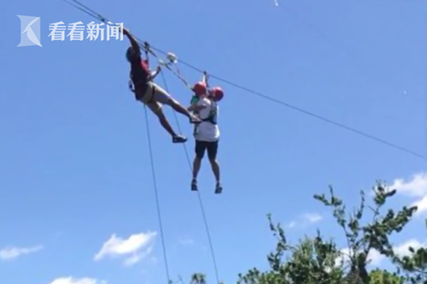 Electronics store offers back-to-school discounts on laptops