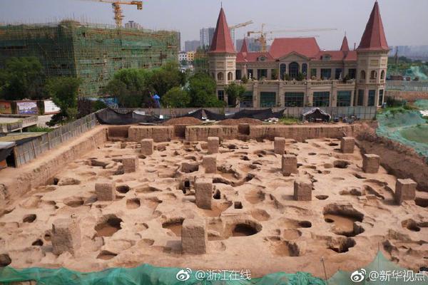 A city council discussed plans to make public transit more accessible for people with disabilities