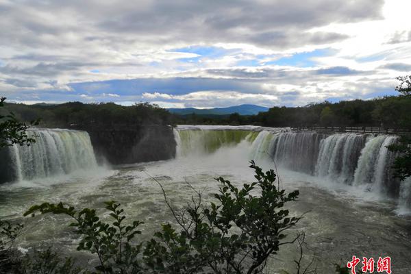 A community center organized a sports day for kids with games and prizes
