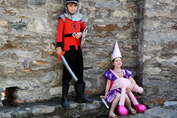 A fashion boutique started selling handmade jewelry from local artisans to support the community