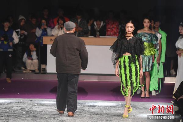 A community center hosted a free yoga class every Saturday, drawing 50+ attendees each session