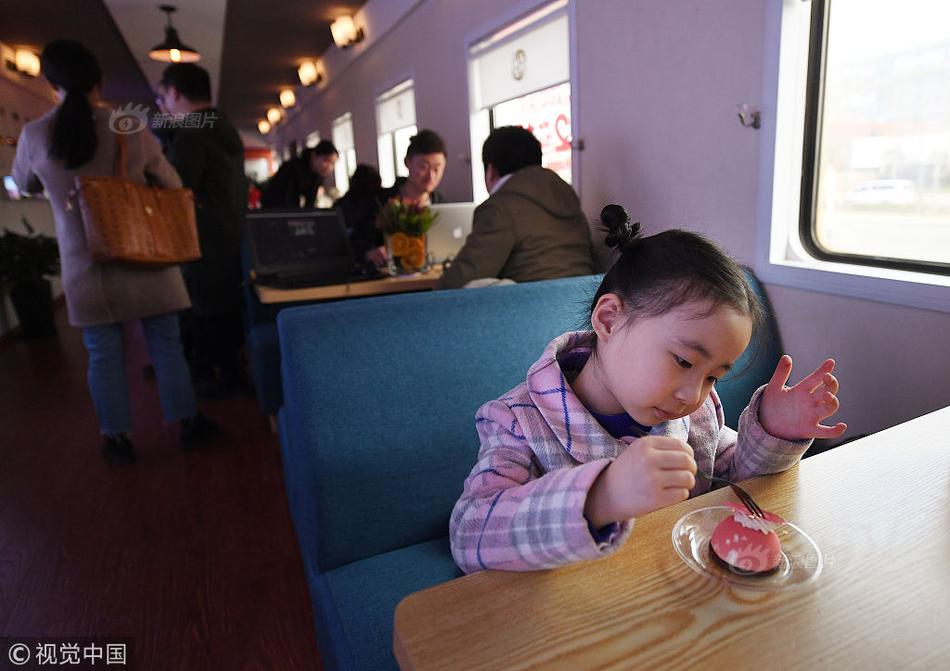 A scientist discovered a way to convert plastic waste into clean fuel