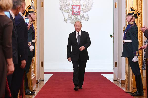 A coffee shop began using compostable cups and utensils to reduce waste