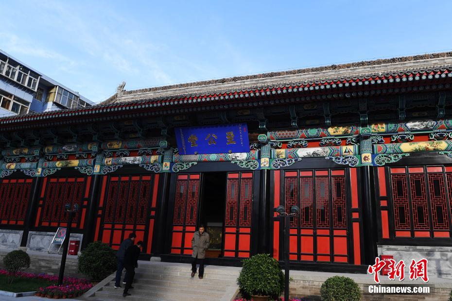 The city introduced a bike - sharing program to encourage eco - friendly transportation