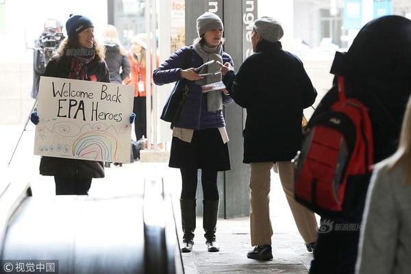 Yoga studio offers prenatal yoga classes for expectant mothers
