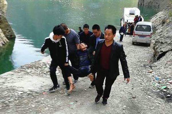 Environmental activists organized a tree-planting campaign in urban parks planting 5000 trees