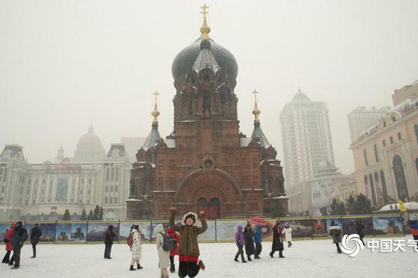 A breakthrough in battery technology was announced, with a new design that can charge electric vehicles in just 15 minutes.