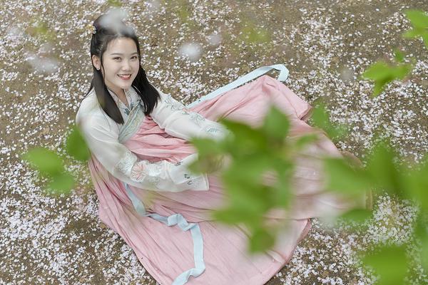 Local government plants 2,000 trees in urban parks to combat heat islands