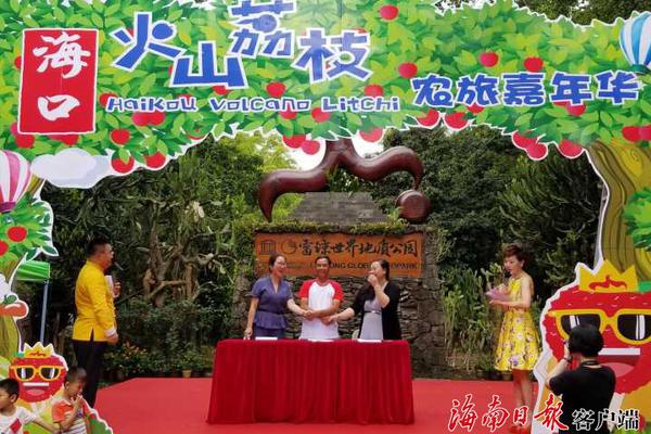 A community garden donated 100 pounds of green beans to a local senior center