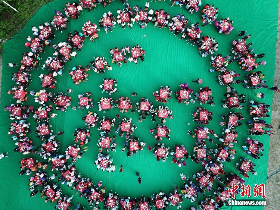 A national park started a program to clean up litter from hiking trails