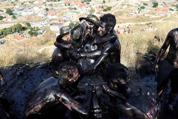 A farmers market hosted a cooking demonstration with a local chef, showcasing recipes using market ingredients