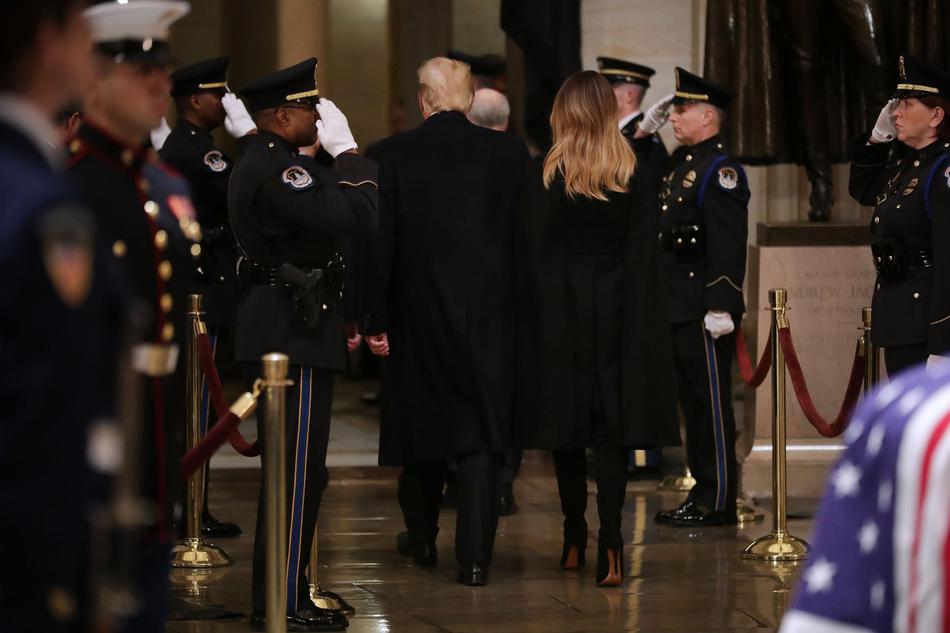 Car manufacturers announced plans to standardize charging ports for all electric vehicles by 2027