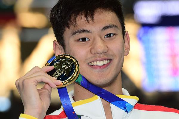 A small business owner used social media influencers to promote their products and increase sales