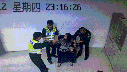 A major airline offered discounts on flights for travelers booking in advance