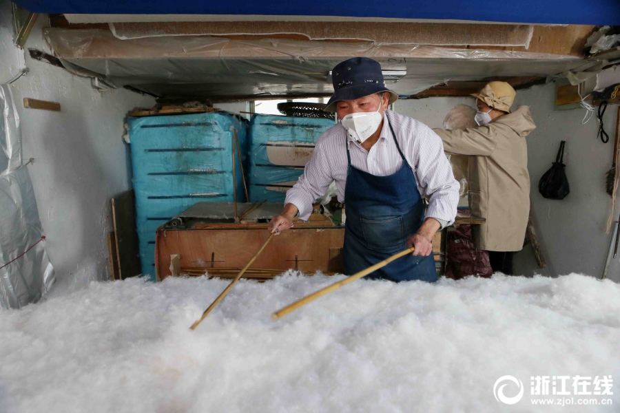 Study finds that essential oils like lavender improve sleep quality
