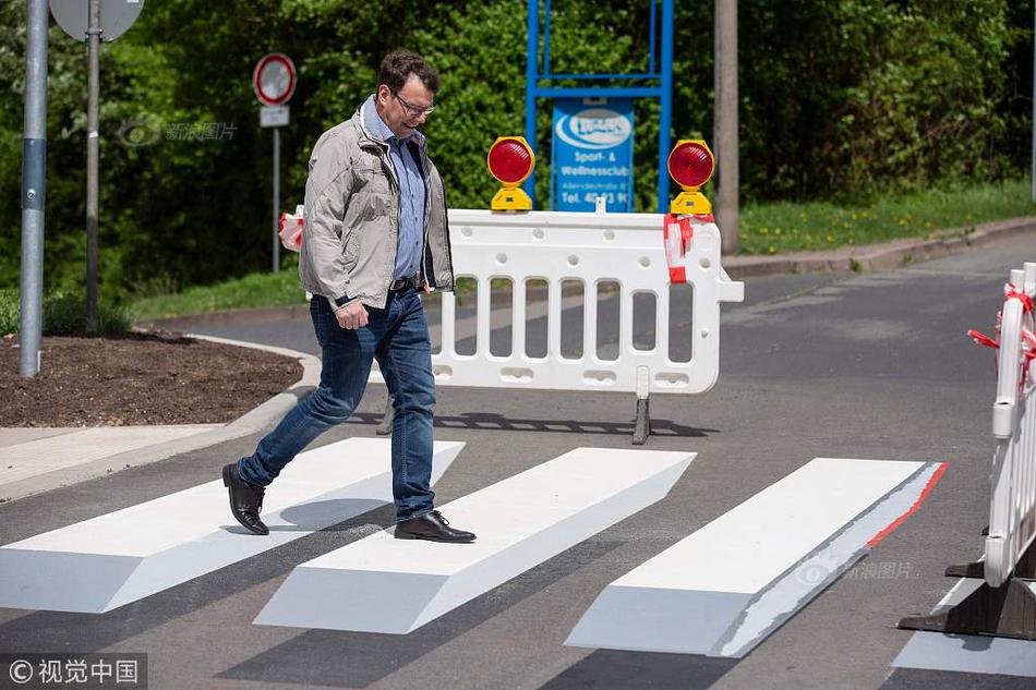 A large retail company said it will phase out single-use plastics in all its stores by the end of 2025