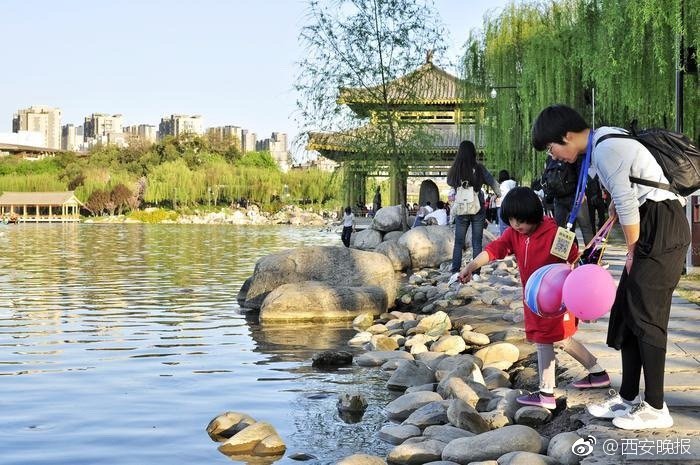 A hospital started a mental health clinic for veterans with PTSD and other conditions