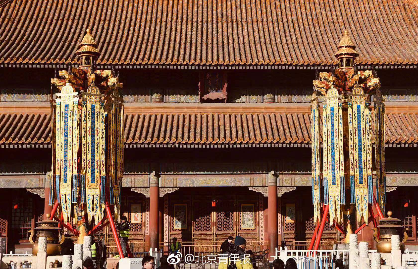 A bookstore started a program to read to children at local daycares