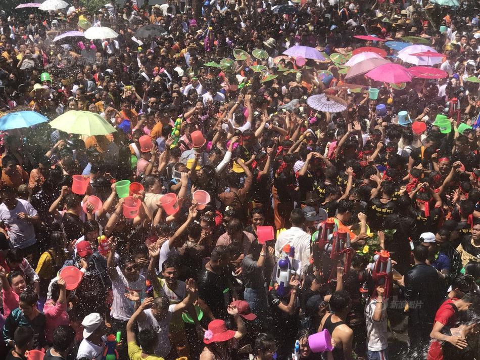 Local restaurants offered takeout and delivery services to support community members