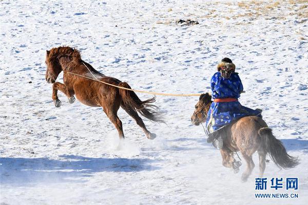 A new survey found 65% of parents support extended school hours for after-school programs