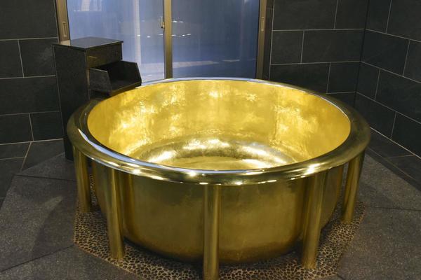 A coffee shop partnered with a local bakery to sell pastries