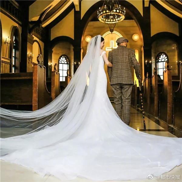 A study found that eating a plant-based diet can reduce the risk of type 2 diabetes by 30% compared to a meat-heavy diet.