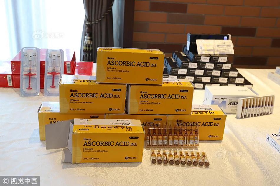 Pet store expands selection of organic food and natural toys