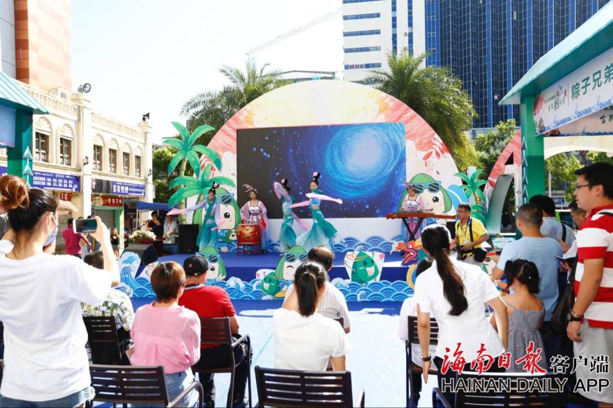 Researchers published a study showing that eating berries reduces the risk of age-related memory loss