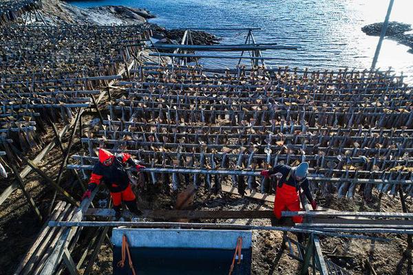 The school district announced it will provide free laptops to all students in grades 6-12