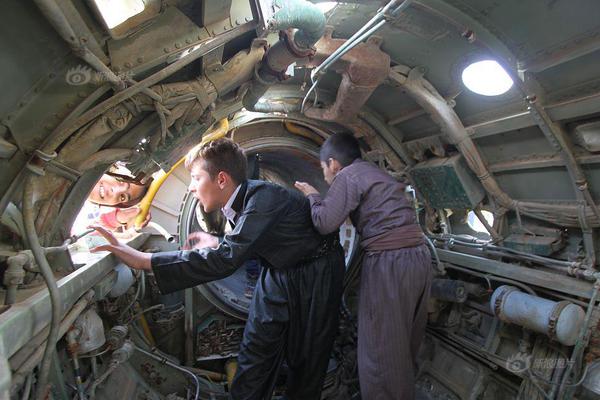 Community hosts festival with food music and craft vendors